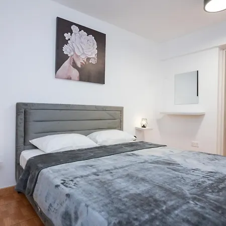 Napa Apartment